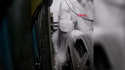 Kağıthane'de çocuk otomobilin altında kalmaktan son anda kurtuldu: 'Mucizevi kurtuluşuna şahit olduk'