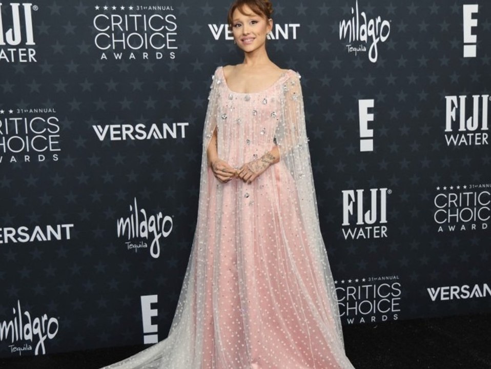 Ariana Grande: Mit Glinda-Charme auf dem schwarzen Teppich