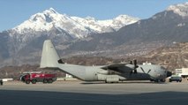 Le vittime italiane di Crans Montana a bordo del C130 dell’Aeronautica in partenza per l’Italia