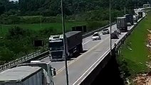 Câmera flagra grave acidente com 11 mortes na BR-116, no Rio Grande do Sul