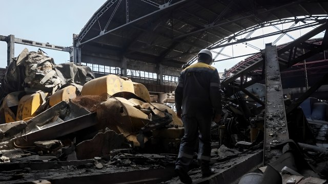 Russian Factory Workers Refuse To Work After Ukraine Destroys ‘Untouchable’ Facility