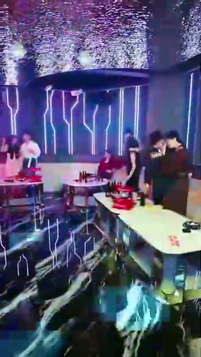 She cut off her love for the scumbag and only set her sights on the bamboo horse that loved her and was willing to shield her from the wind and rain, let the scumbag chase her with remorse, stalked her and beat her coldly, and passed by without