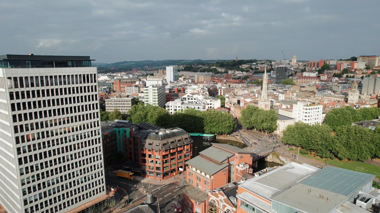 Beating the Winter Blues: Why Bristol’s Cultural Scene Comes Alive in the Colder Months