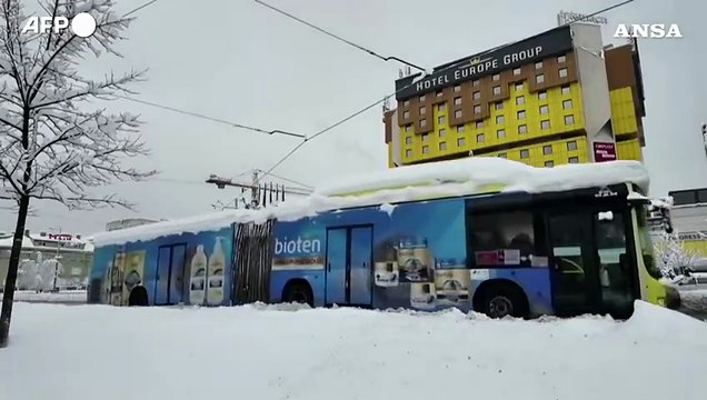 Abbondanti nevicate in Bosnia, strade in tilt e blackout elettrici
