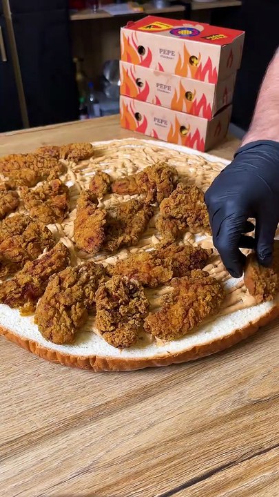 Giant Raclette Burger Pepe Chicken 🧀