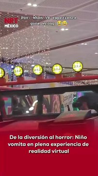 😂🎮 Un niño pasó de disfrutar una experiencia de realidad virtual con movimiento tipo auto… a vivir el peor mareo de su vida.
