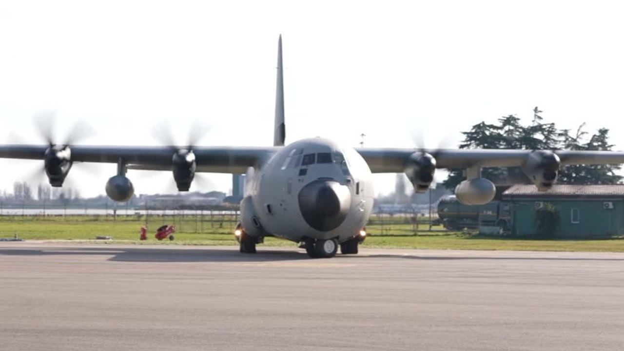 L'arrivo a Milano Linate di cinque salme delle vittime di Crans-Montana