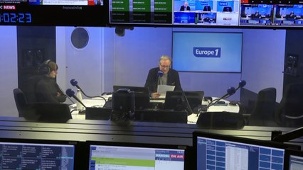 EN DIRECT - Neige : plus de 1000 kilomètres de bouchons en Île-de-France, un record