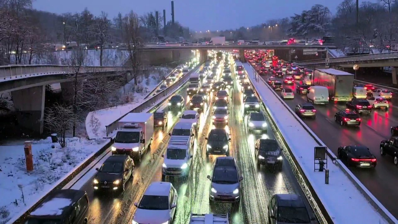 Embouteillages historiques en Ile de France en raison des chutes de neige