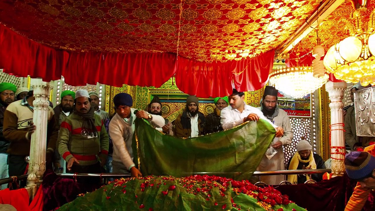 Jazib e Ahsas Khatam - Qabristan Main Red Carpet Ki Ibtida