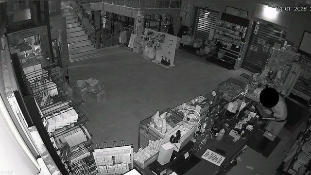 Sassari, il furto nel negozio a Cortesantamaria ripreso dalle telecamere: ecco il video