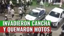 Hinchas de Once Caldas no solo invadieron cancha; quemaron motos y vandalizaron patrulla | Pulzo