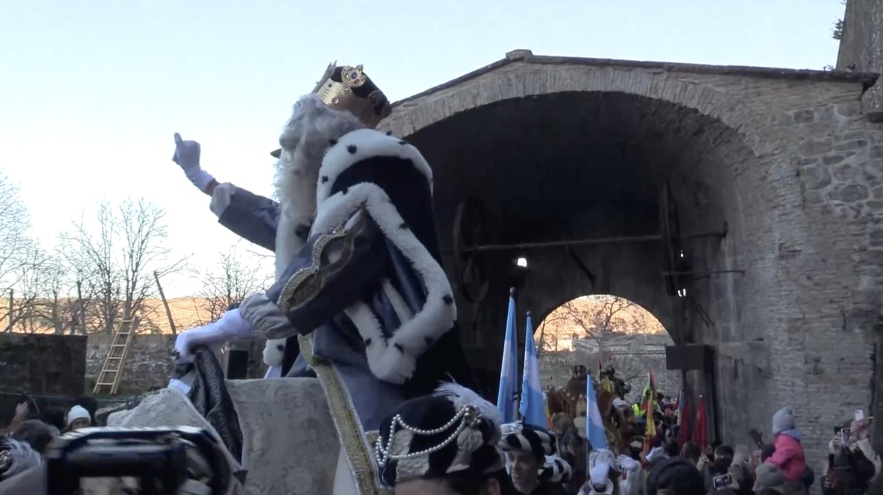 España recibe a los Reyes Magos en una noche mágica y muy fría