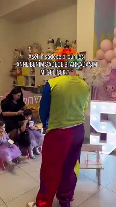 Doğum gününe kimsenin katılmadığı küçük kızı görünce olaya el atan ve ekibi toplayan adam 😊