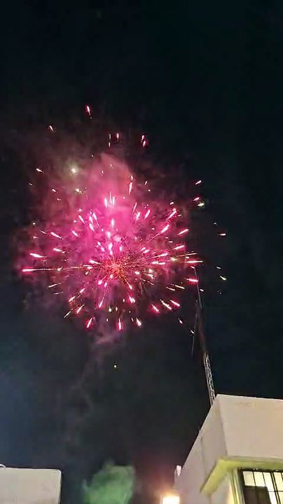 Tradición, alegría y fuegos artificiales iluminan el desfile de Reyes Magos del Cuerpo de Bomberos del DN