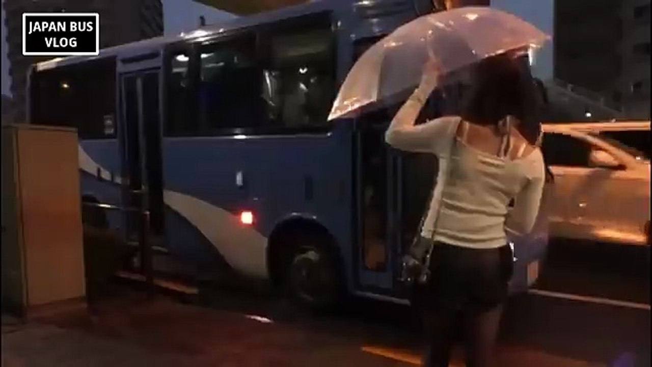 My_sister_is_going_to_work_with_her_co-worker._(JAPAN_BUS_VLOG_Vida_Japonesa)_22(360p)