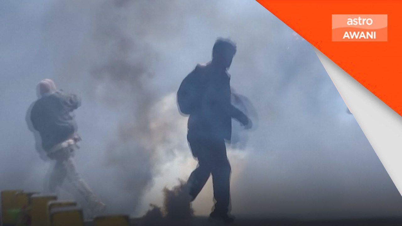 Polis Bolivia lepaskan gas pemedih mata, protes...