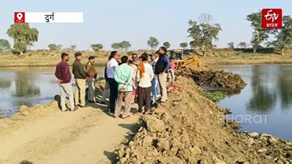 ईंट भट्टा संचालक का शिवनाथ नदी पर था कई साल से कब्जा, अस्थायी पुल बनाकर करता था परिवहन, फोर्स की मौजूदगी में चला बुलडोजर