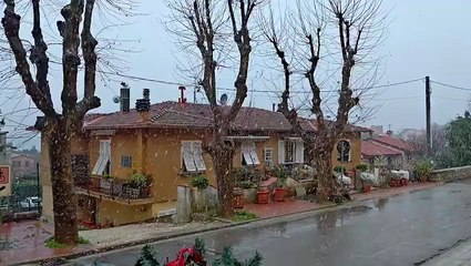 Neve in Toscana nel giorno di Befana: così a Castellina, in provincia di Pisa
