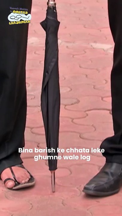 Bina barish ke chhata lrkr ghumne wale log!#relatable #trending #shorts #christmas #friends #comedy