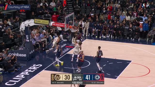 Curry carries Warriors in Clippers loss