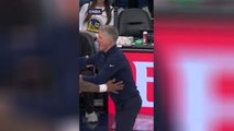 Warriors - Furieux après un contre illégal non sifflé, Kerr pète un plomb !