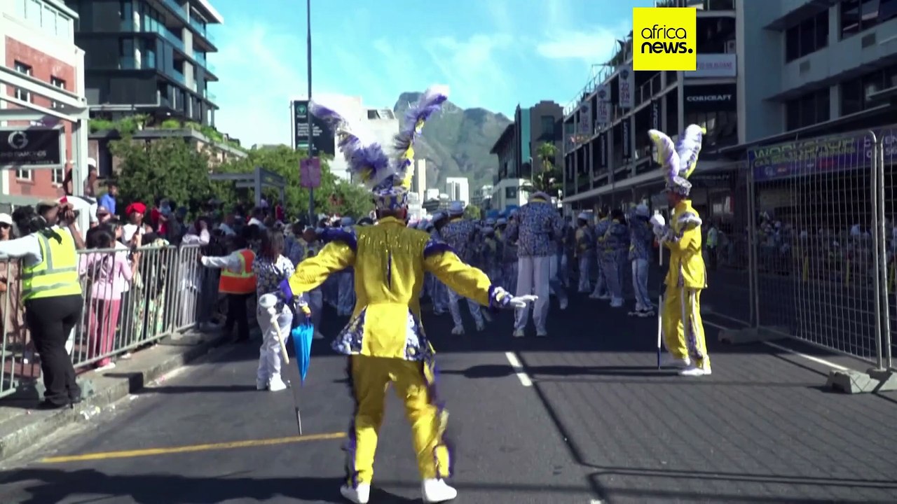 Afrique du Sud : des milliers de personnes assistent à la parade annuelle des ménestrels