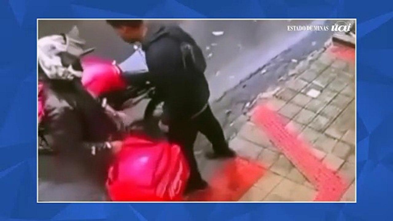 Motoboy é assaltado em BH e entra em luta corporal com suspeito
