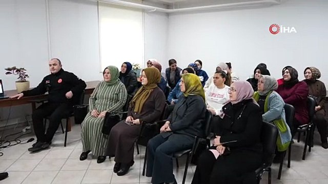 Yangına kadınlar yangın tüpü ile müdahale etti