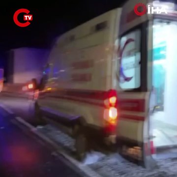 Nevşehir'de feci kaza... Hafif ticari araç ile işçi servisi çarpıştı Ölü ve yaralılar var!