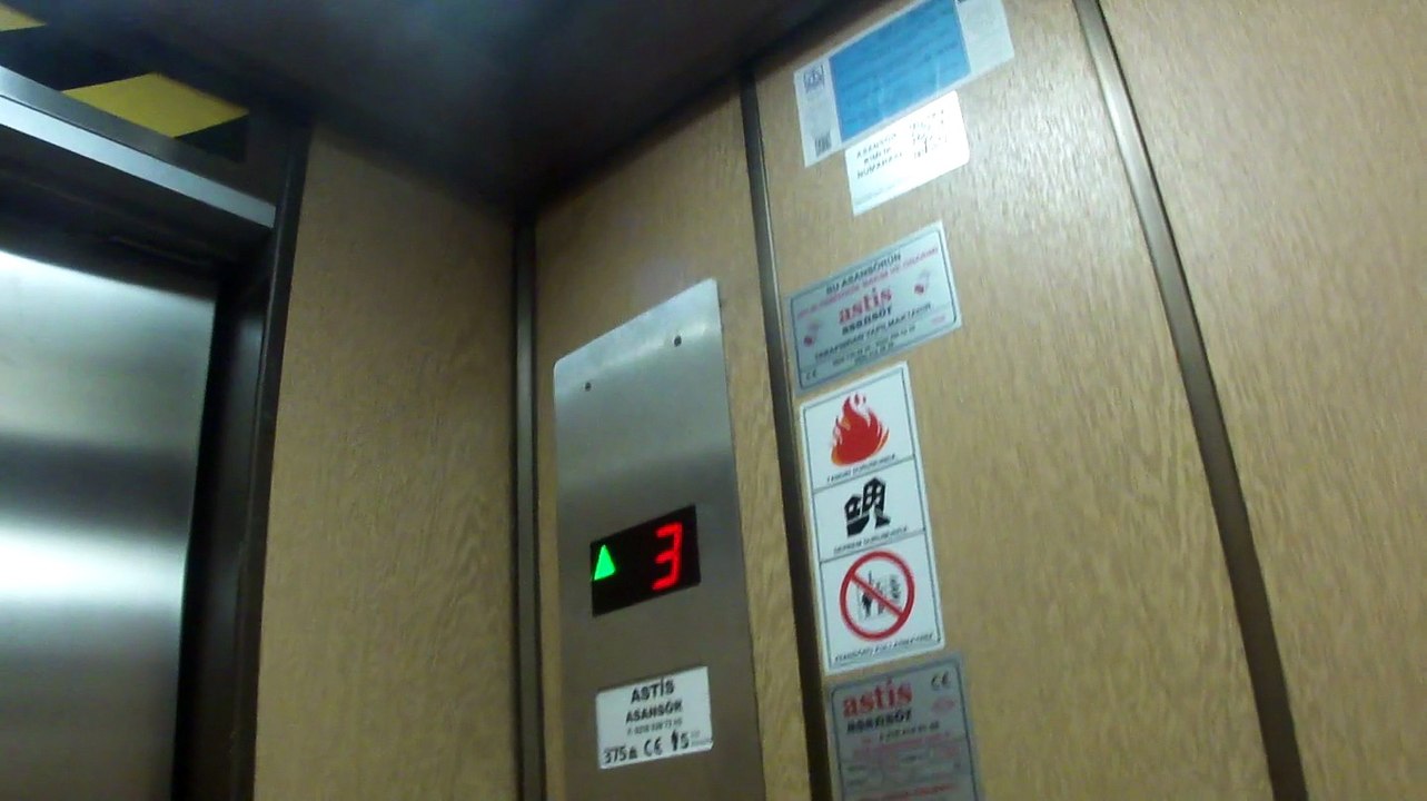 1970s very old speical cabin (mod by new 2024 astis elevator) 1 speed in ilyas bey apt kadıköy istanbul