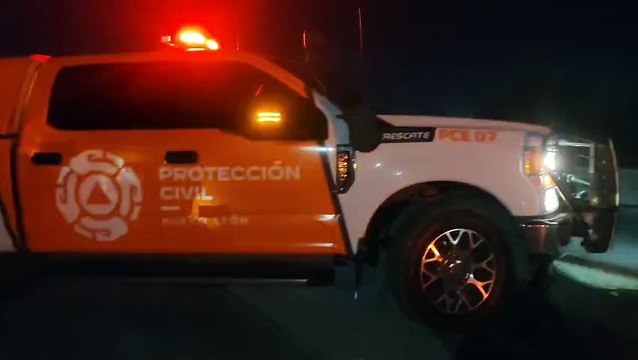 VIDEO | Volcadura de camión de personal deja 8 lesionados en la Carretera a Monclova