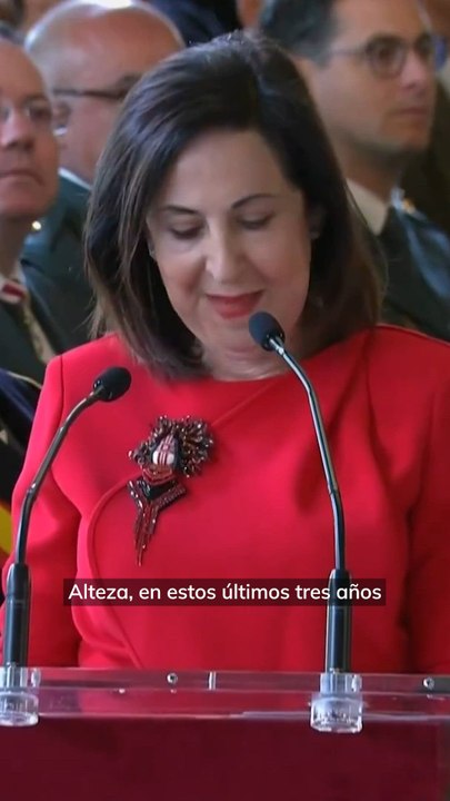 La ministra de Defensa, Margarita Robles, a la princesa Leonor: “Sin mujeres, no habrá paz en el mundo”