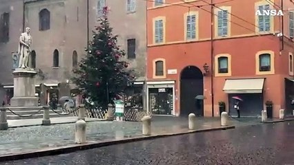Maltempo in Emilia-Romagna, la neve cade anche a Modena
