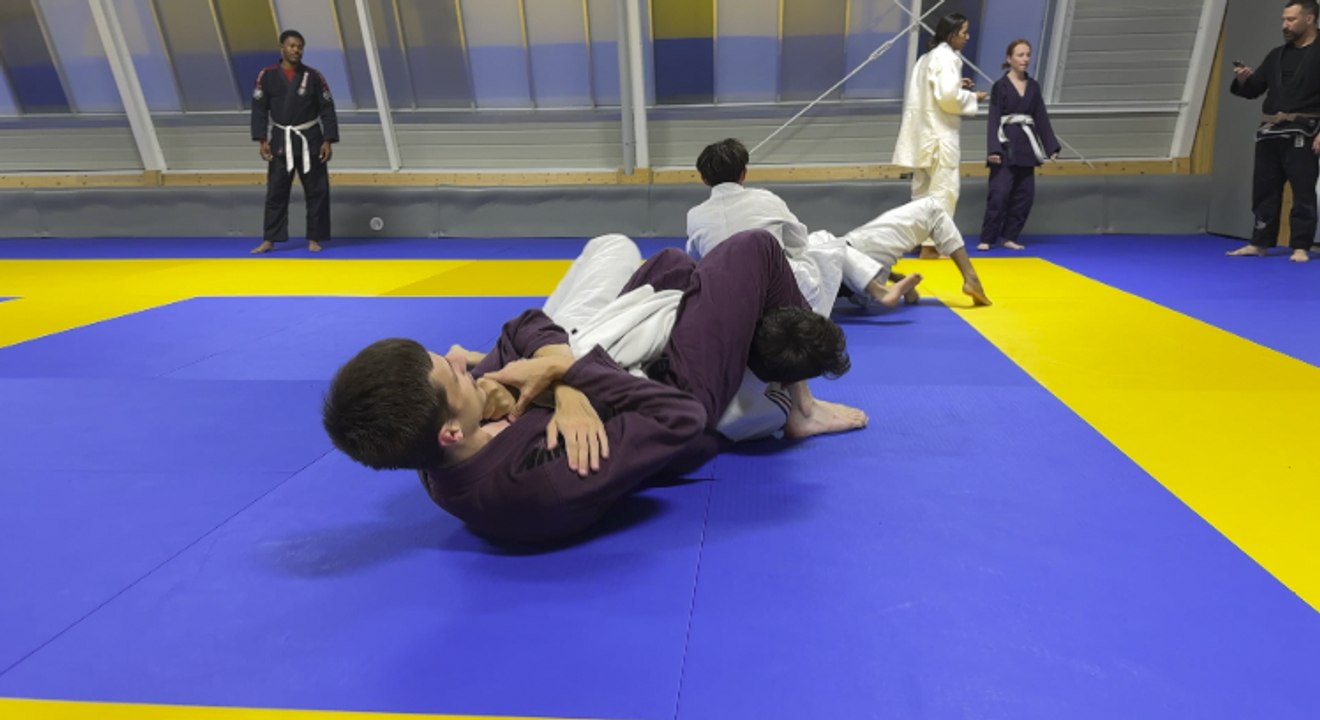 « Le zap » : galette, Humbert, sports de combat et exposition