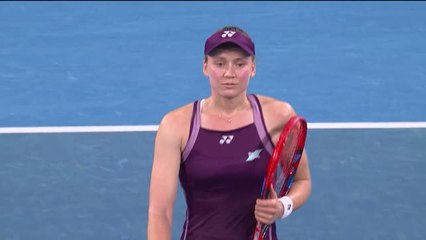 Brisbane - Légèrement bousculée, Rybakina élimine Zhang