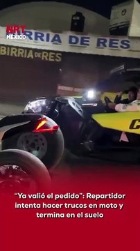 😂🏍️ Un momento que provocó carcajadas en redes sociales fue captado cuando un grupo de motociclistas realizaba trucos y acrobacias, hasta que un repartidor de comida apareció en escena.