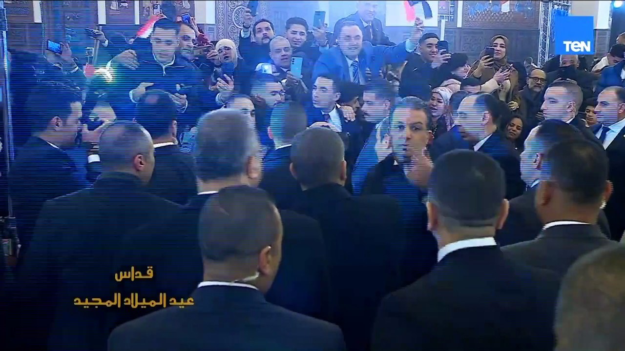 بيسلم على كل الناس.. الرئيس السيسي يحرص على تهن...