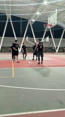 LO FILMÓ OTRO LO ÚLTIMO GANAMOS Y CORRÍ A UNO LE DIJE DESPIERTA O TE VAS ME VOY LÁRGATE VÁMONOS DE AQUÍ