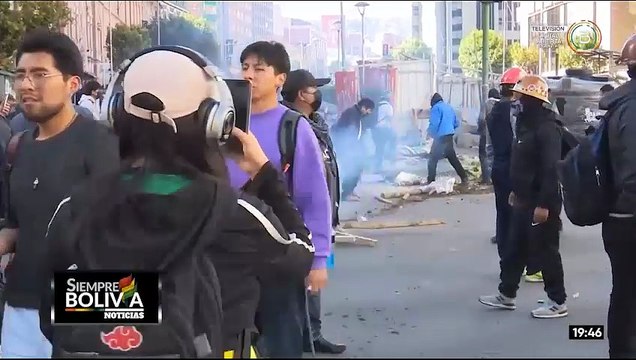 Marchistas de la COB pusieron en riesgo la vida de dos obreros de la Alcaldía paceña