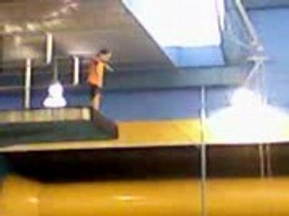 Oscarjumpfrom5mboard3