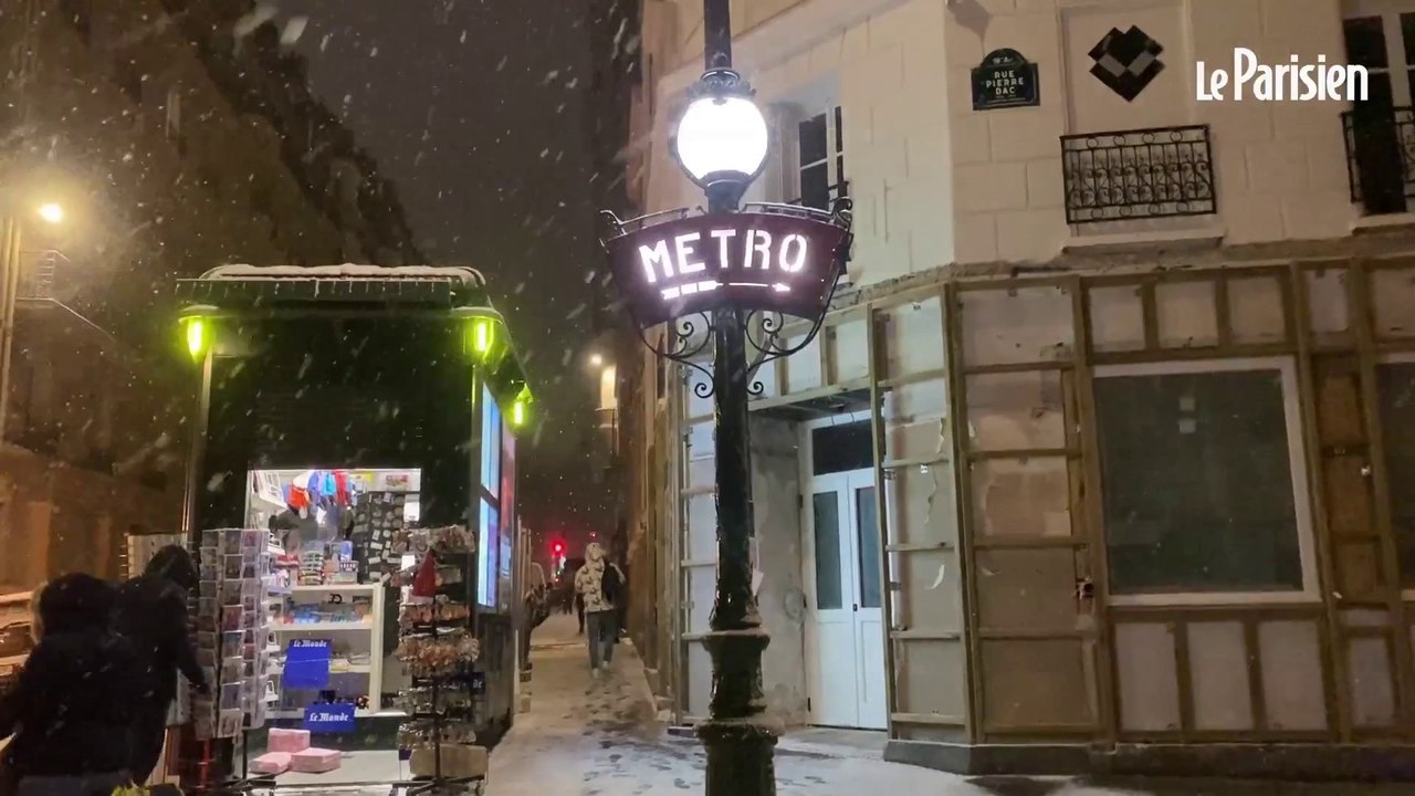Neige : de gros flocons tombent sur Paris