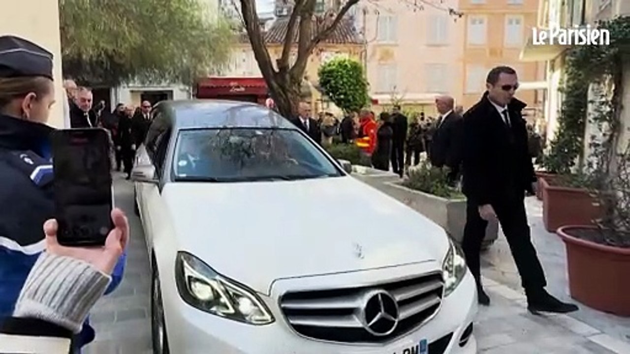 Le cortège de Brigitte Bardot en route vers le cimetière marin de Saint-Tropez