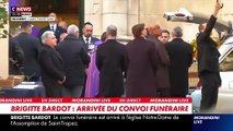 Obsèques de Brigitte Bardot: La cérémonie a débuté après l'arrivée du convoi funéraire devant l'église Notre-Dame-de-l'Assomption de Saint-Tropez