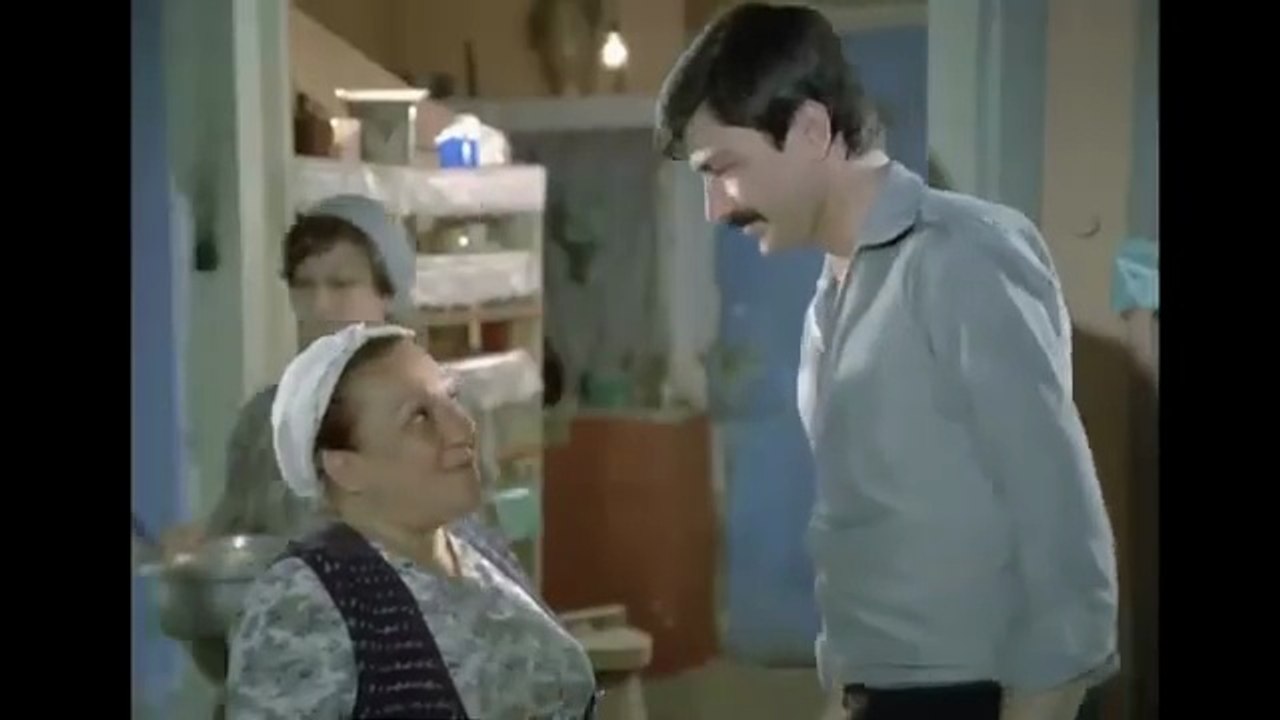 Aile Şerefi - Yeşilçam Filmi (Münir Özkul, Adile Naşit, Ayşen Gruda, Itır Esen)