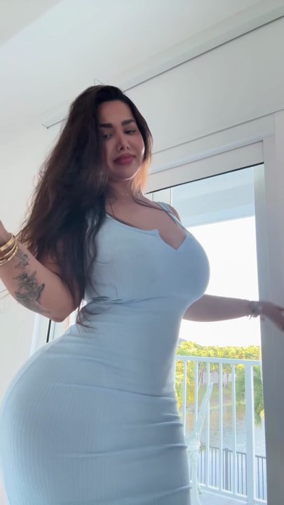 Arabic Glamour for Curvy Women | The Rise of Plus Size Fashion in the Arab World