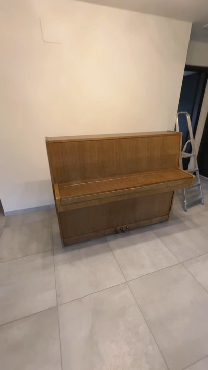 Deuxième partie du Custom, de mon premier piano en art abstrait