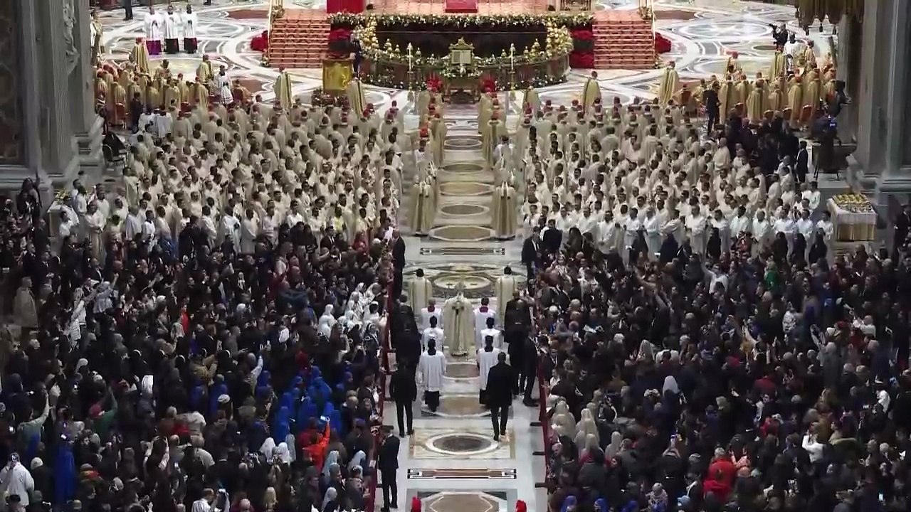 El papa clausura el Jubileo, rechaza una economía deformada y llama a la fraternidad en el mundo