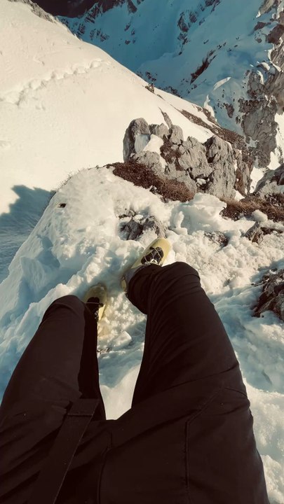 Voici la première vidéo de mon compte, je suis un passionné de montagne et de grands espaces. Hiver comme été j’arpente les sommets et je vous partage mes excursions 🤪À très vite bisouuuuuus