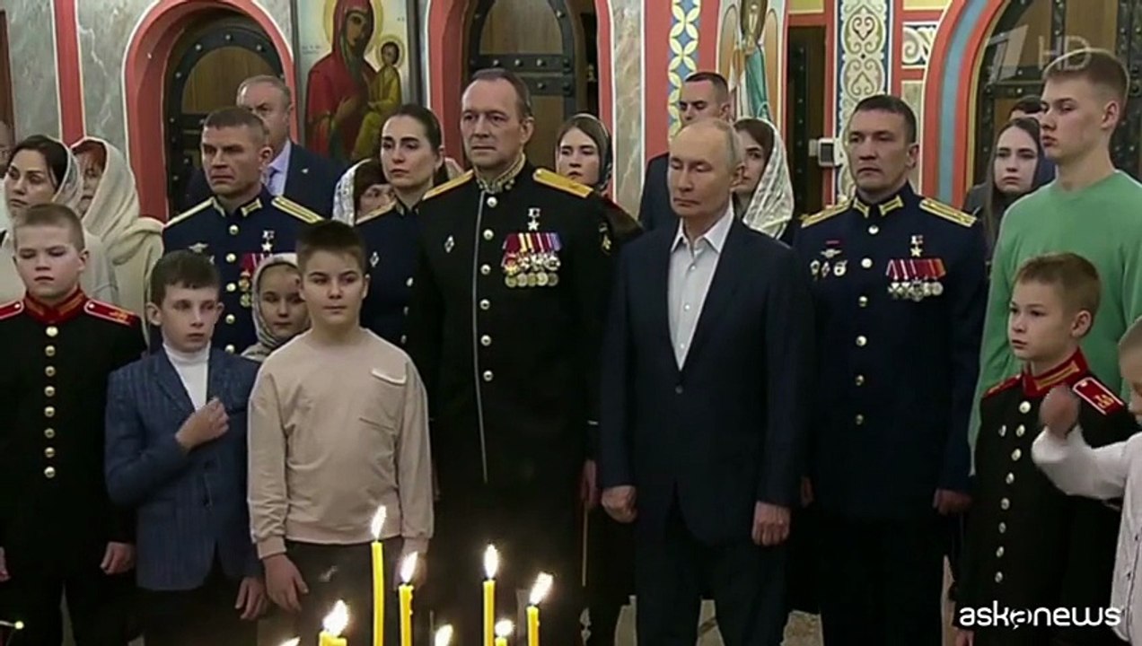 Il Natale ortodosso di Putin celebrato con bambini in divisa militare